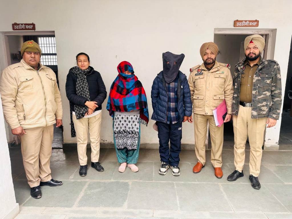 ਮੋਹਾਲੀ ਪੁਲਿਸ ਵੱਲੋਂ 9 ਕਿਲੋਗ੍ਰਾਮ ਚਰਸ ਸਮੇਤ ਦੋ ਮੁਲਜ਼ਮ ਗ੍ਰਿਫ਼ਤਾਰ